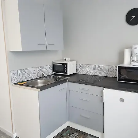 Apartman Studio Etoile Tout Confort, Rdc, 2min Centre Ville Et Thermes *